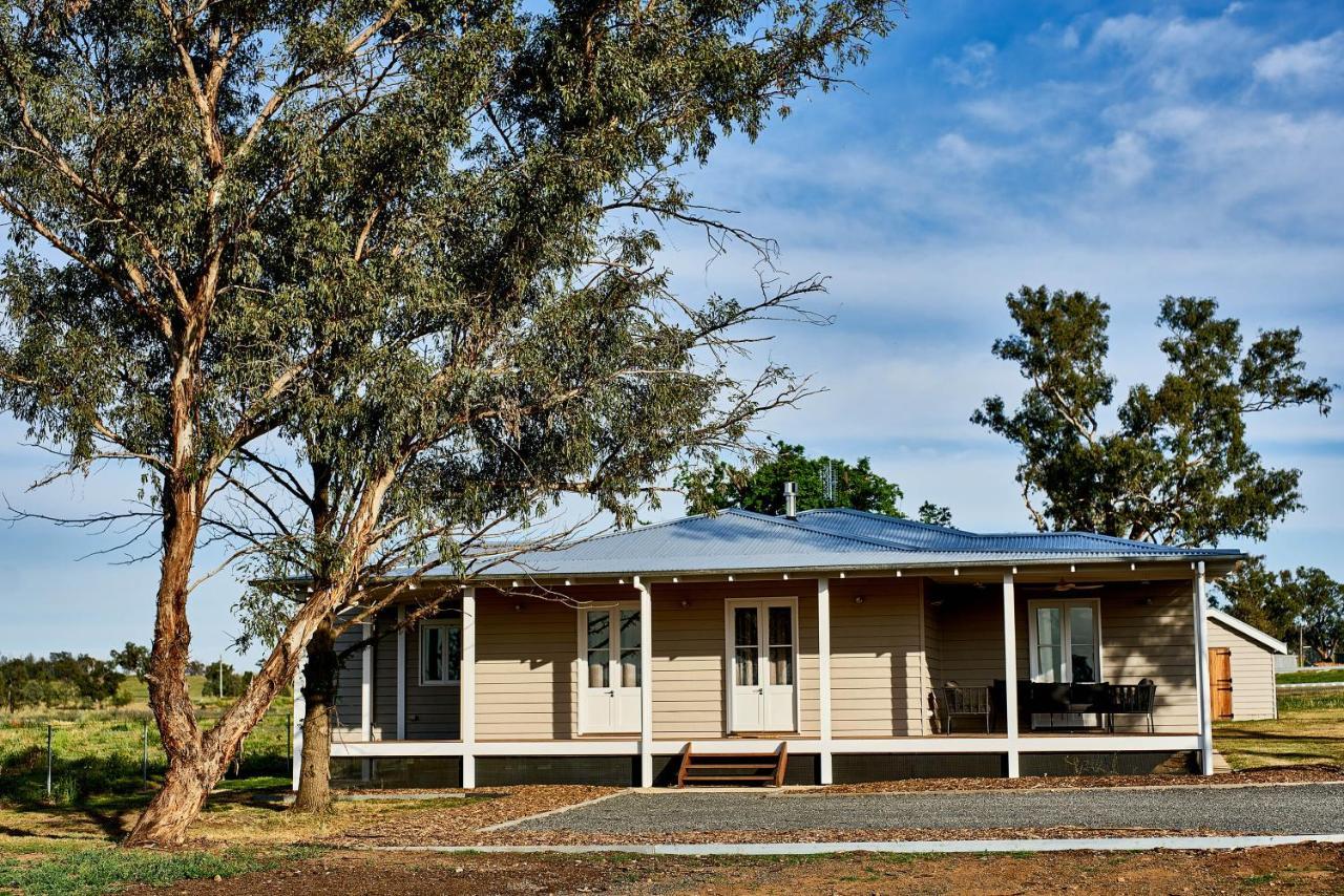 מלון טאמוורת' Goonoo Goonoo Station מראה חיצוני תמונה The former station master's house at the station