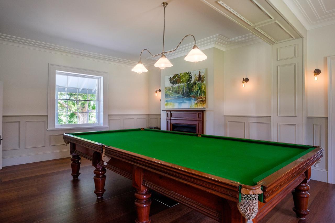 מלון טאמוורת' Goonoo Goonoo Station מראה חיצוני תמונה A pool table